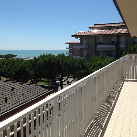 Residence Gallo - Walterigato Apartments Per Solo Famiglie Lido di Jesolo Værelse billede